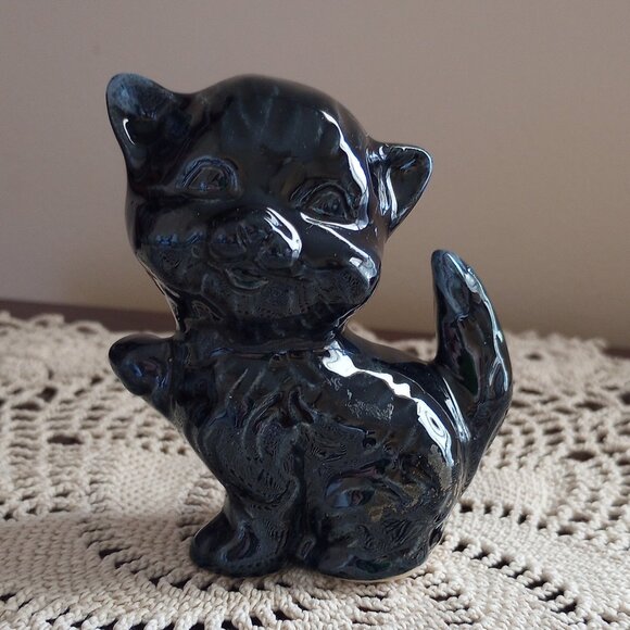 Van Briggle Art Pottery Cat Figurine High Gloss Dark Blue Glaze - signed - Picture 1 of 9